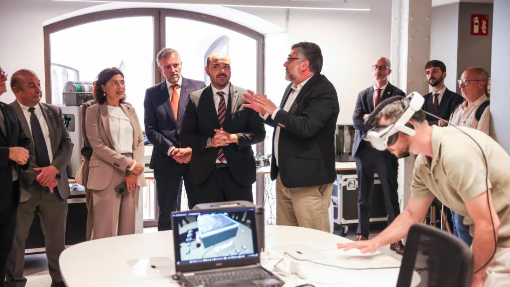 Visita del conseller Albert Dalmau a les noves instal·lacions de l'i2CAT al Pier01