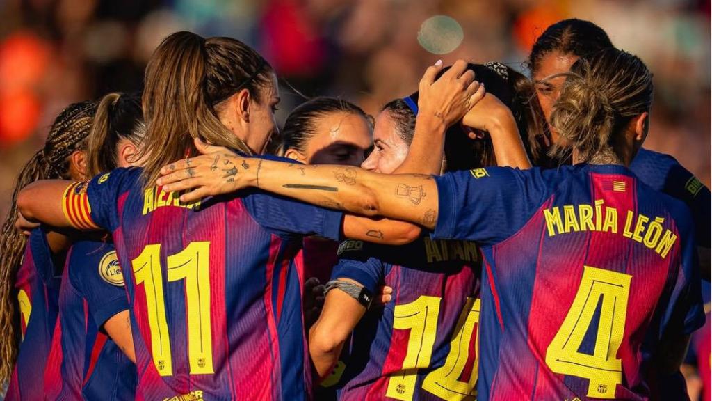 Las jugadoras del Barça Femenino celebran un gol ante la Real Sociedad