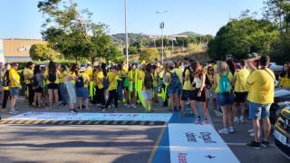 Docentes cortan la C-32 en Mataró (Barcelona) este jueves