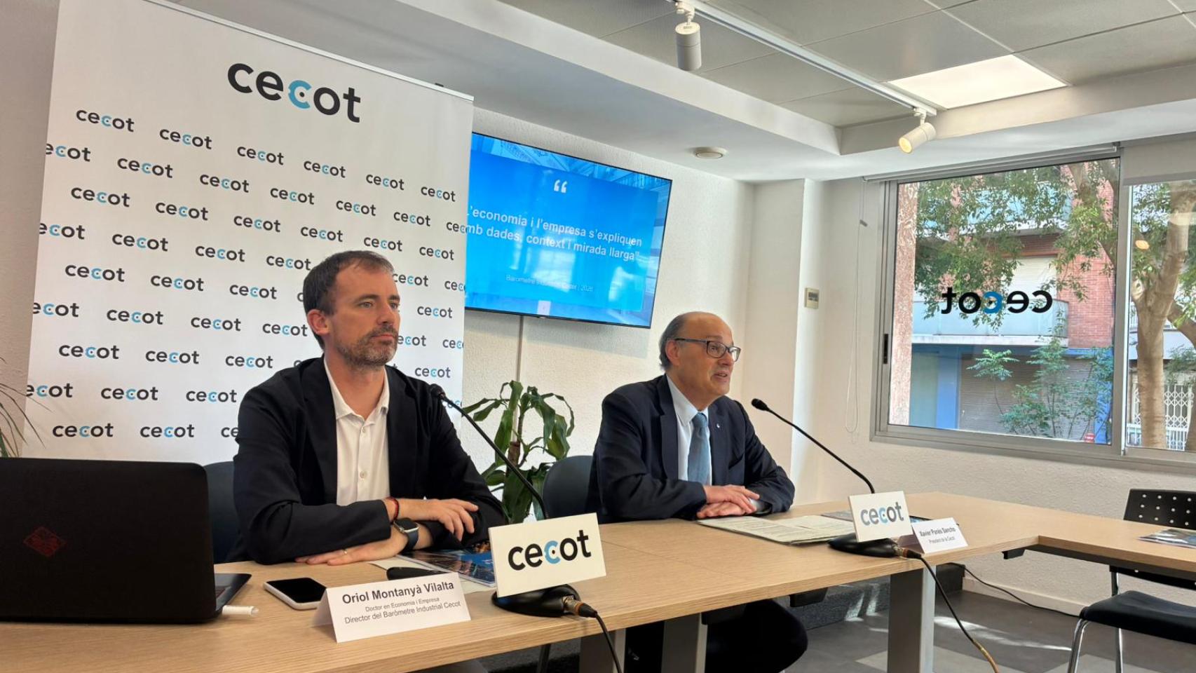 El presidente de Cecot, Xavier Panés, y el doctor en Economía y Empresa Oriol Montanyà