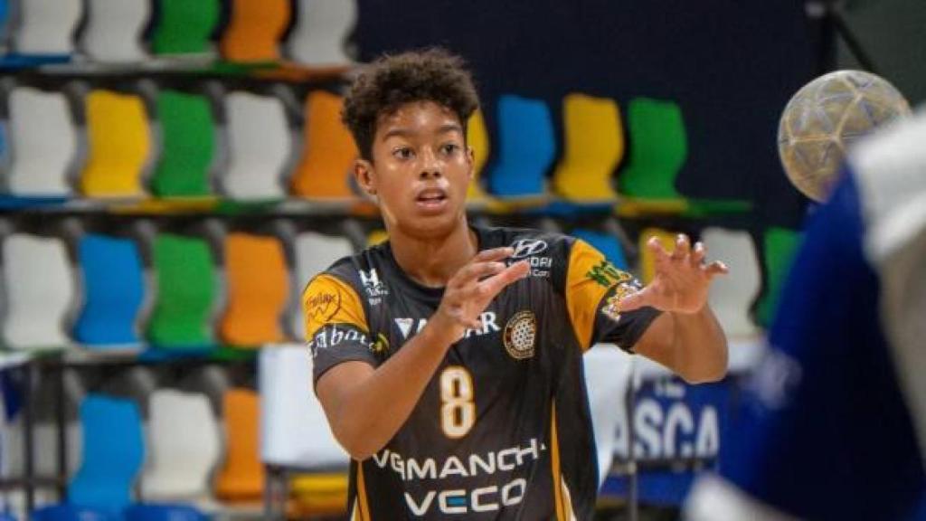 Julio Fis, en un partit amb el juvenil de l'Alarcos Ciudad Real