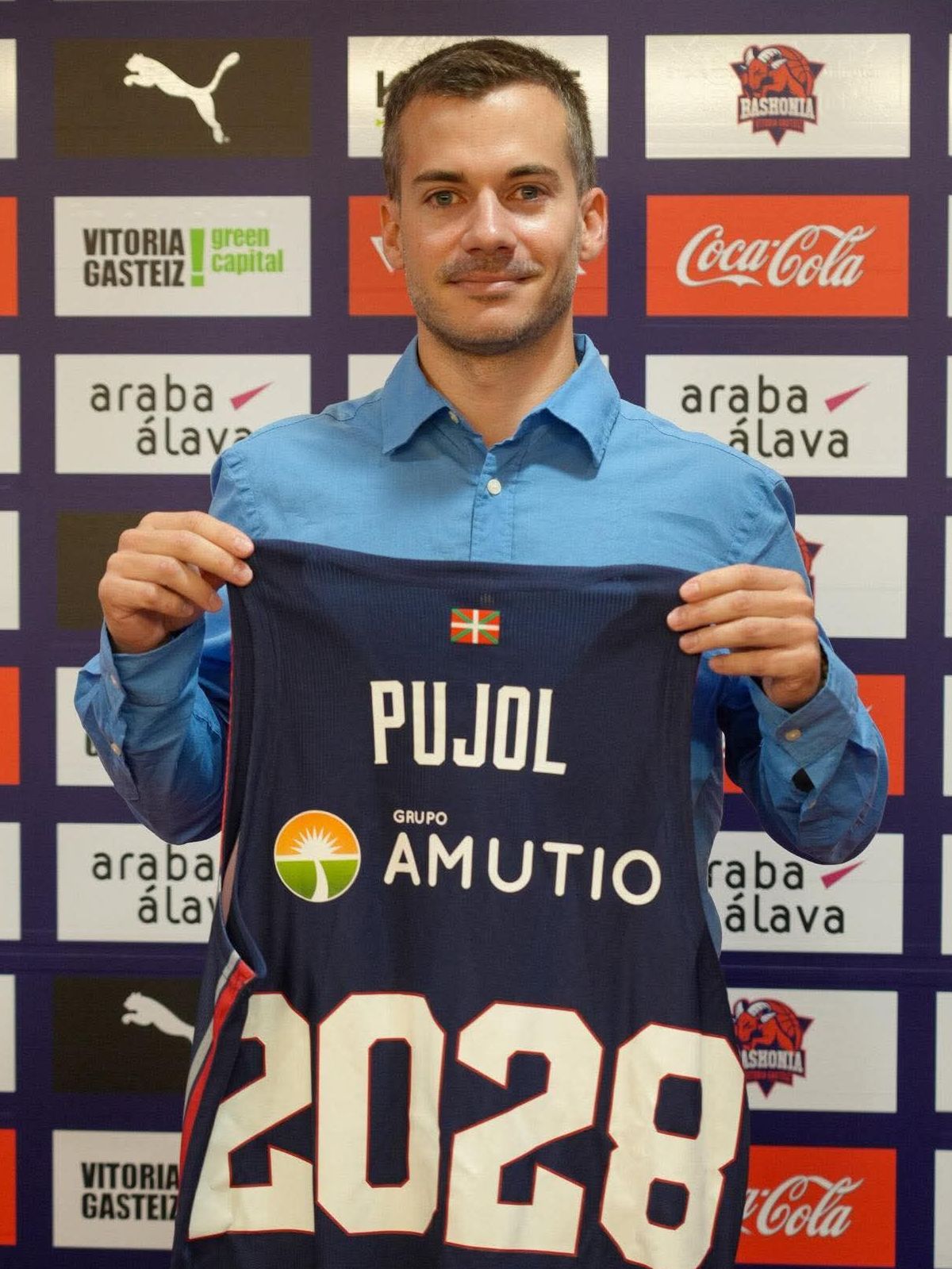 Xevi Pujol firma pel Baskonia