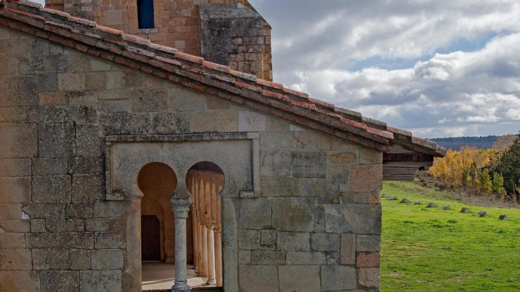 Detalle del monasterio San Miguel de Escalada