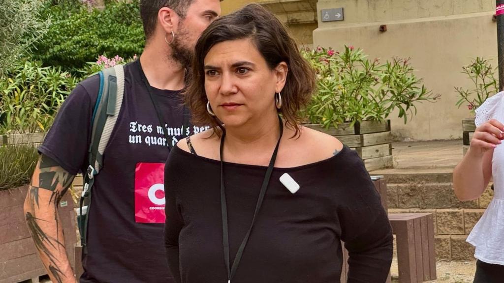 La portaveu de CGT Ensenyament, Laura Gené, en declaracions als periodistes després d'una reunió a Educació