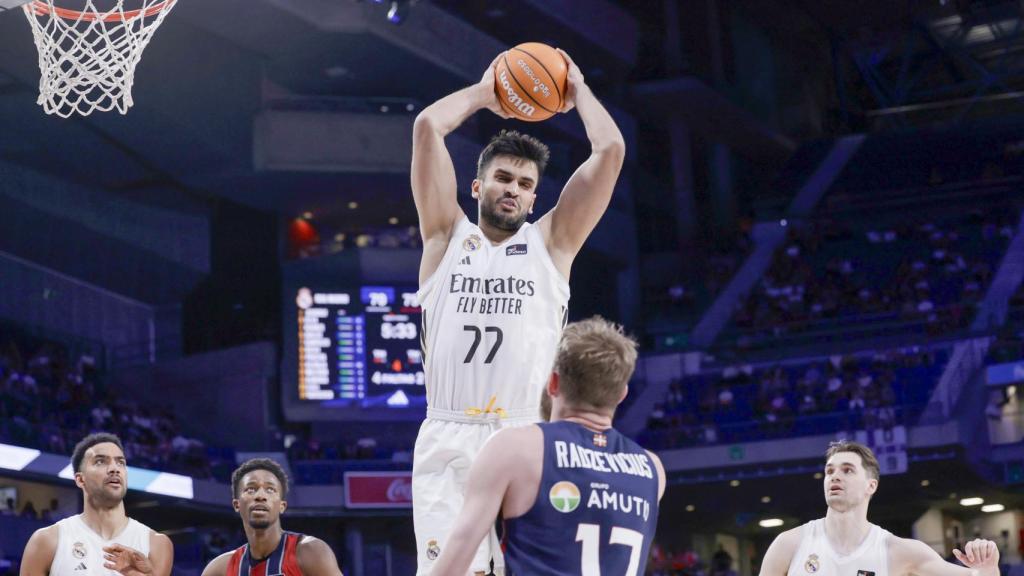 Ömer Yurtseven, durante su debut en el Real Madrid de basket-Baskonia