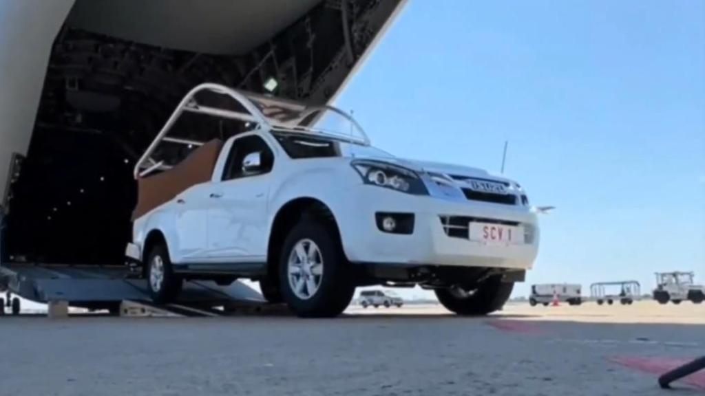 Llegada del Papamóvil al Aeropuerto de Barcelona
