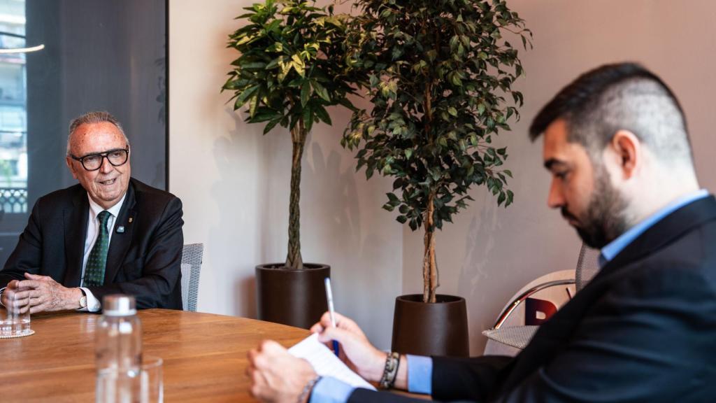 Joan Gaspart, en las oficinas de Crónica Global, durante una entrevista para Culemanía