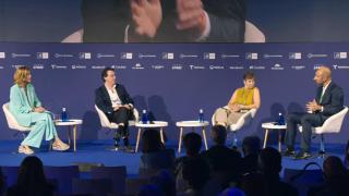 Representantes de Apptronik, GMV y Openchip