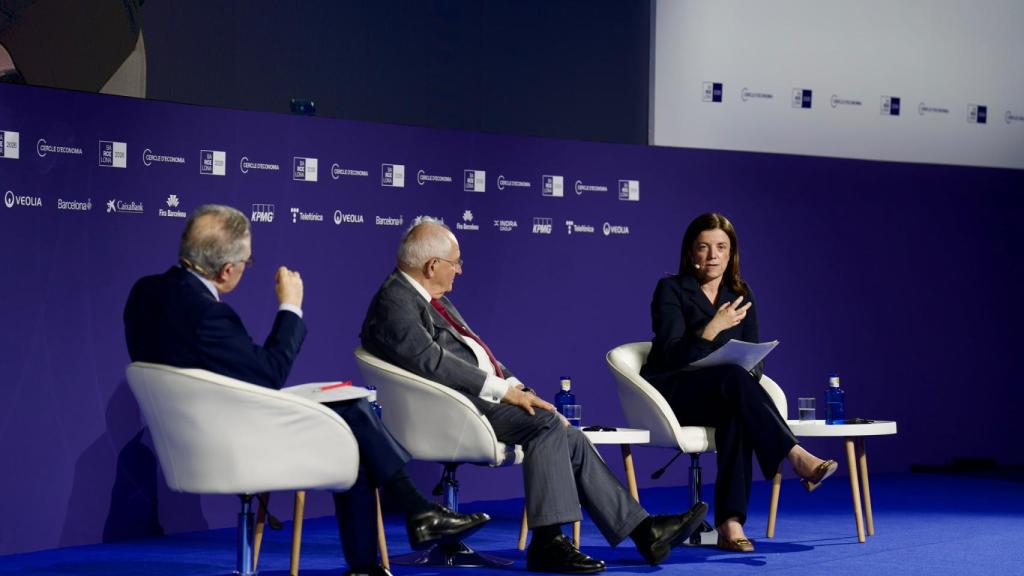 Martin Wolf, editor associat i principal comentarista econòmic del 'Financial Times', i Mariona Vicens, directora de Digital Transformation & Advanced Analytics de CaixaBank, al Cercle d’Economia