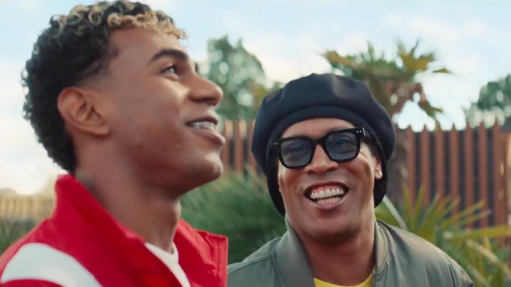 Lamine Yamal y Ronaldinho, en el 'spot publicitario' de McDonald's para promocionar la Copa del Mundo