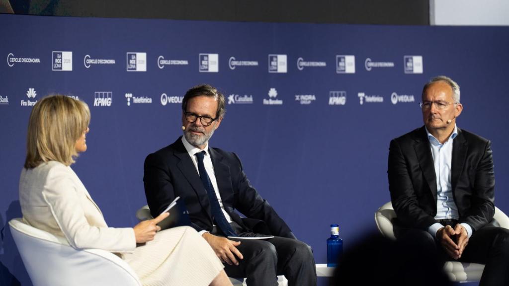 Núria Cabutí modera la mesa de Juan Ignacio Entrecanales y Juvencio Maeztu sobre liderar en tiempos de incerteza