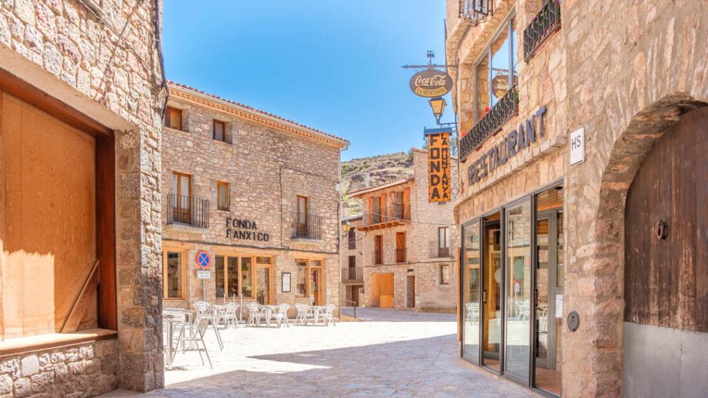 Calles de Castellar de n'Hug
