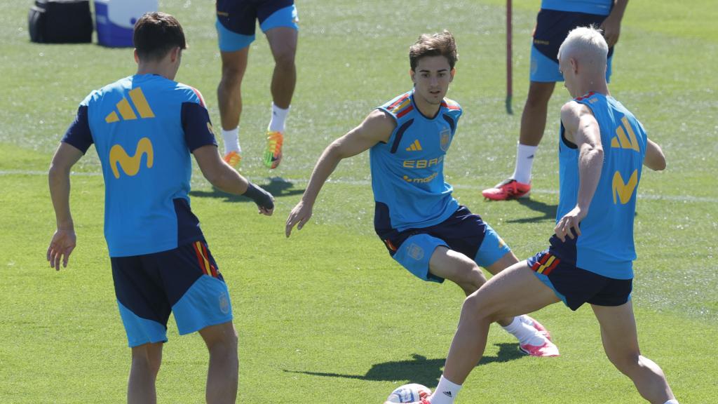 Dani Olmo y Gavi, en un entrenamiento de la selección española