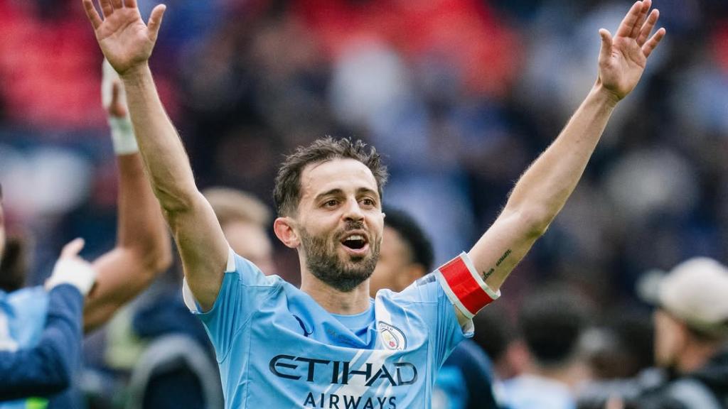 Bernardo Silva celebra la FA Cup guanyada amb el Manchester City