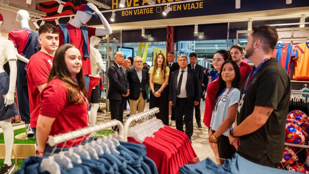 Joan Laporta, durante la inaguración de una Barça Store.webp