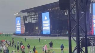 Caos en el Primavera Sound: varios conciertos suspendidos por la lluvia y la caída de una pantalla
