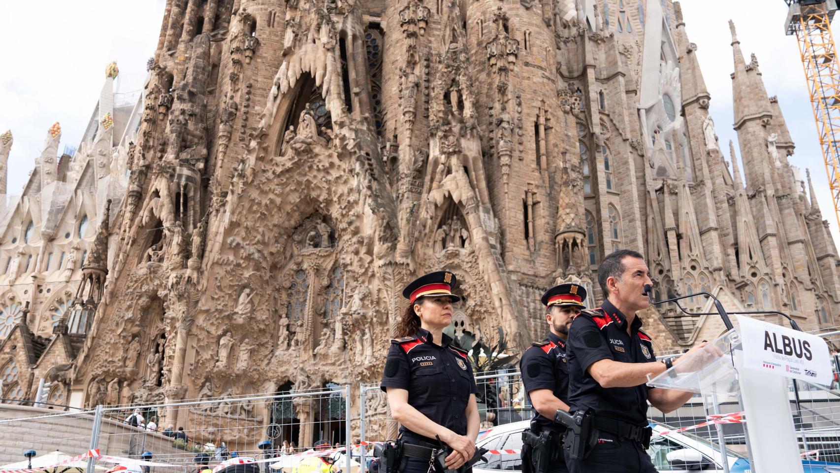 El coordinador general de la 'operación Albus', el intendente Joan Salamaña, frente a la Sagrada Família este viernes