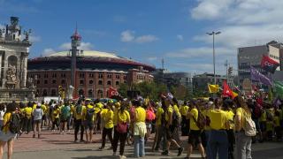 Docentes en la plaza Espanya de Barcelona este viernes