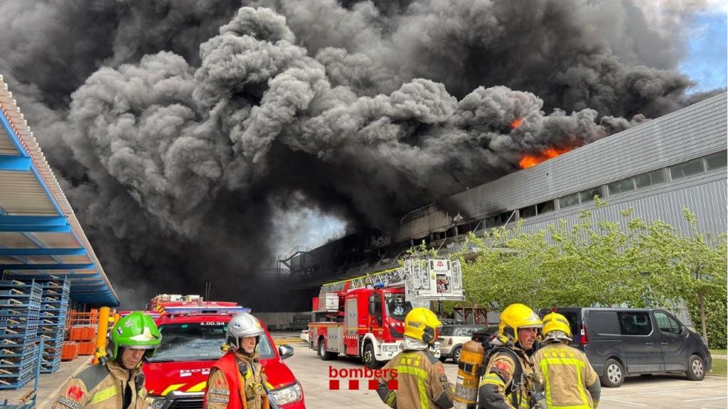 Incendio en la fabrica de de Honda en Santa Perpètua