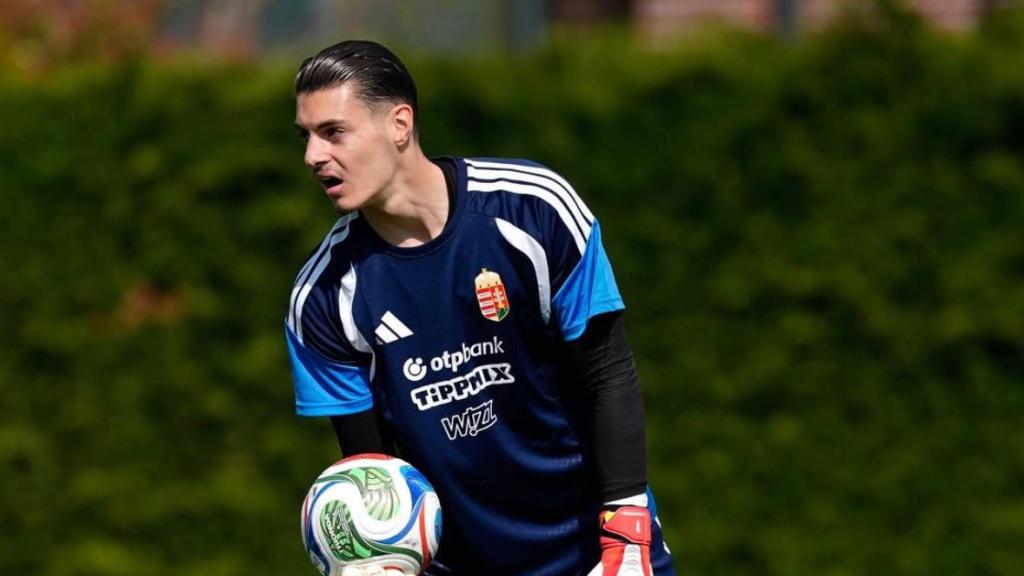 Arón Yaakobishvili en un entrenamiento con la selección absoluta de Hungría