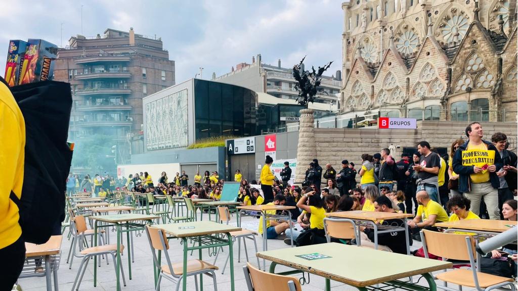 Manifestación de profesores a las puertas de la Sagrada Familia, el pasado 18 de mayo