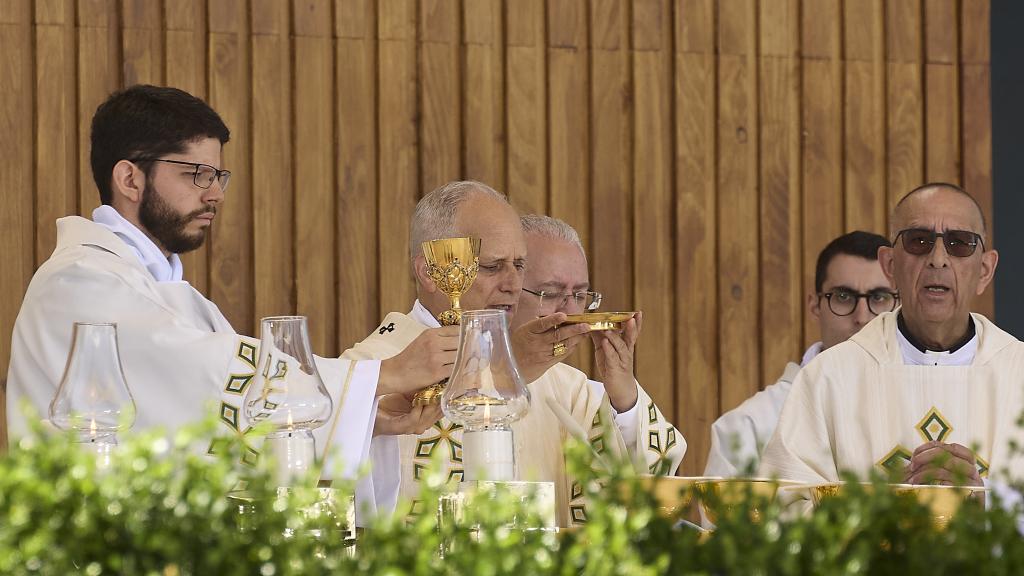 El Papa León XIV oficia la solemnidad del Corpus Christi en Madrid, junto a Juan José Omella, arzobispo de Barcelona