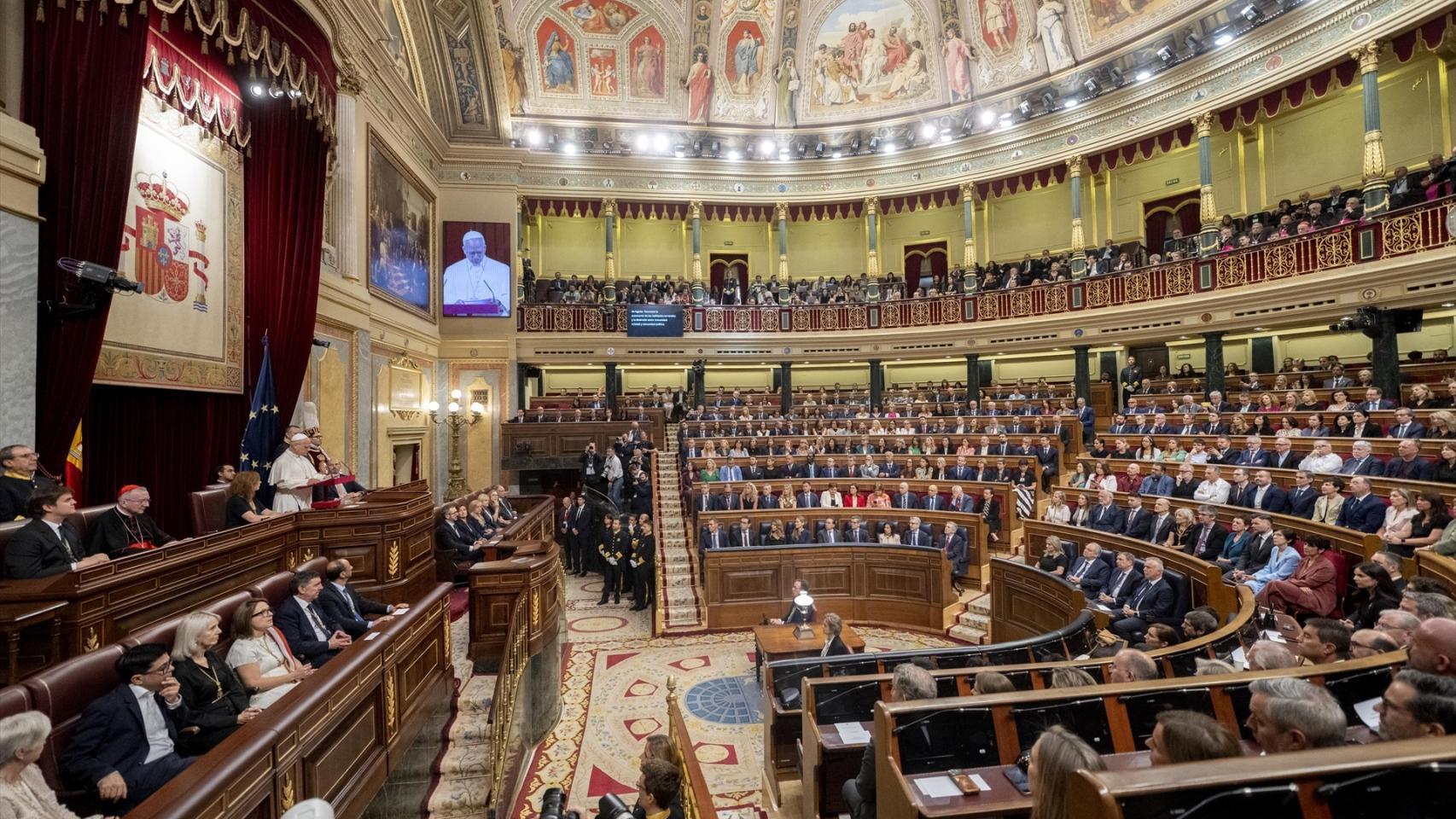 El Papa León XIV interviene durante su visita al Congreso de los Diputados, a 8 de junio de 2026, en Madrid (España)