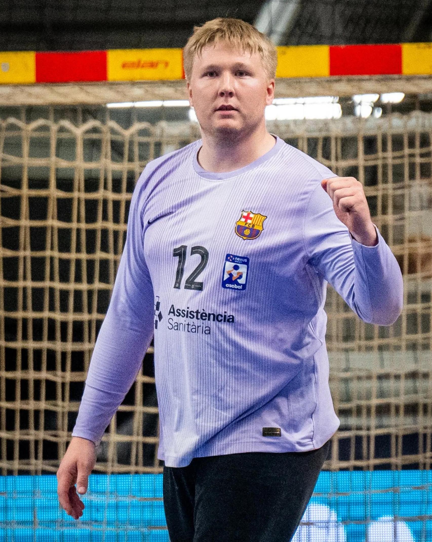 Emil Nielsen celebra una aturada a la final de la Copa del Rei d'handbol