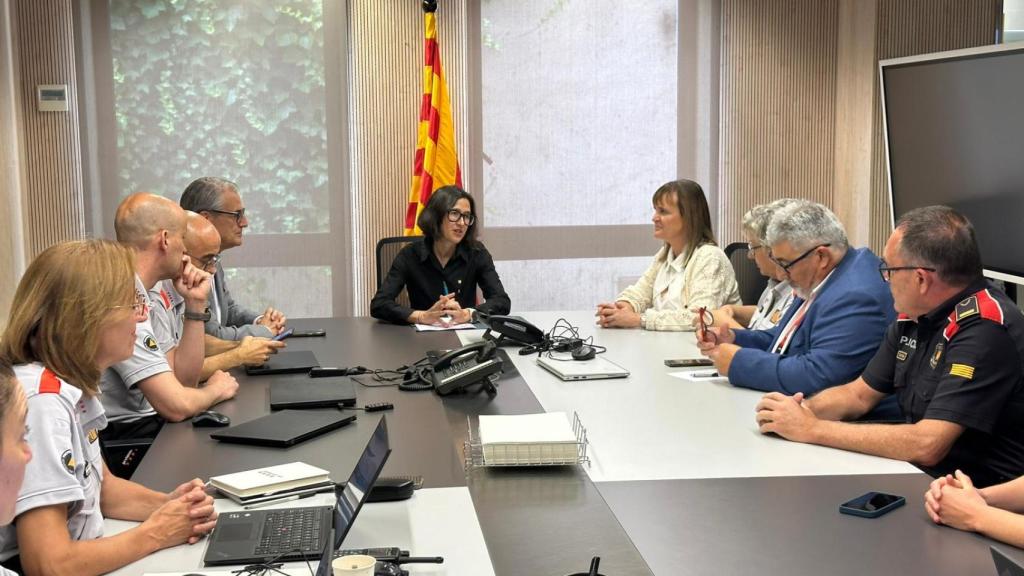 Núria Parlon se reúne con las autoridades para darles ánimo de cara la visita del Papa León XIV