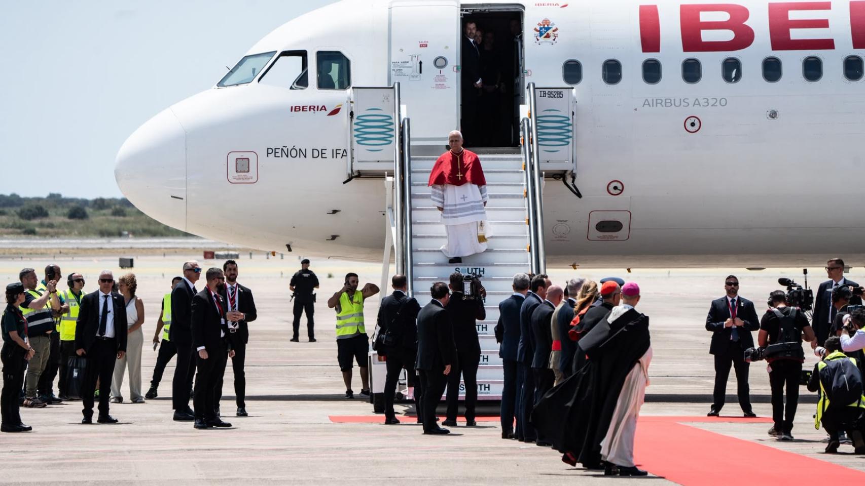 Llegada del Papa al Aeroport del Prat