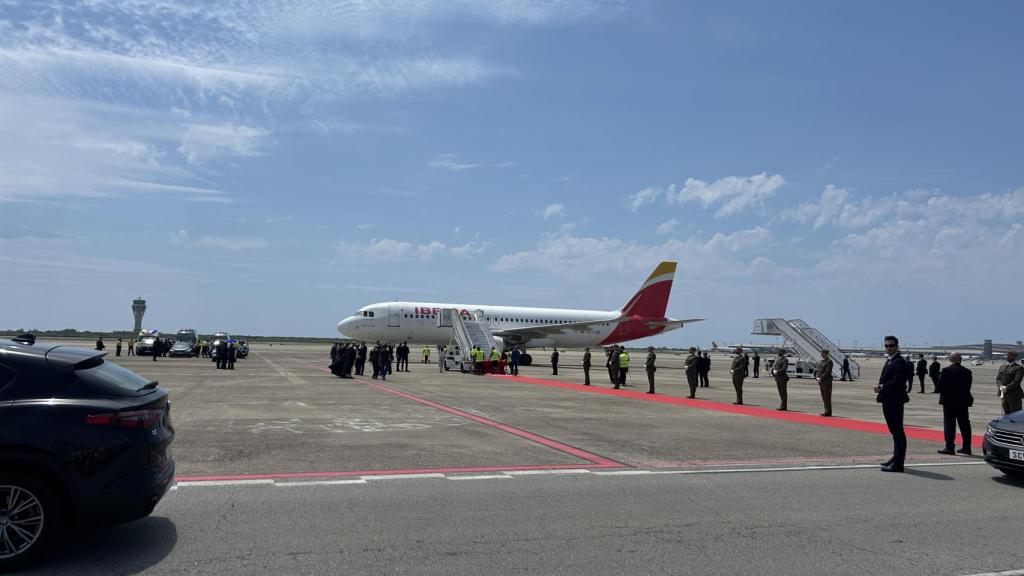 Aterratge de l'avió del Papa