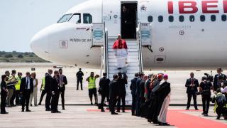 Llegada del Papa al Aeroport del Prat
