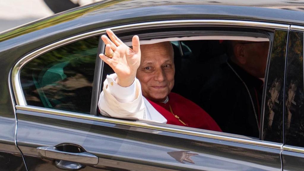 El Papa saluda els fidels a la Catedral de Barcelona
