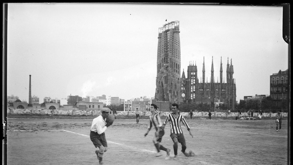 Partit entre el Barça i l'Europa a l'antic camp de la Sagrada Família el 1917.