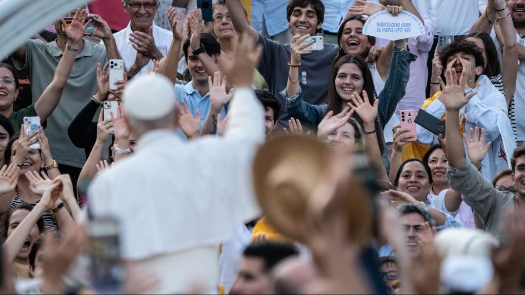 Gairebé 40.000 persones reben Leó XIV a Barcelona