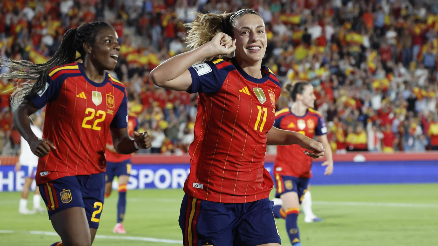 Alexia Putellas celebra un gol con la selección española femenina