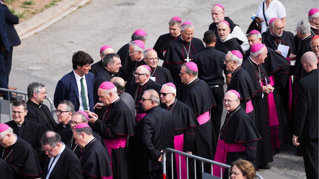 Bisbes arribats de tot el Mediterrani esperen el Papa a Barcelona