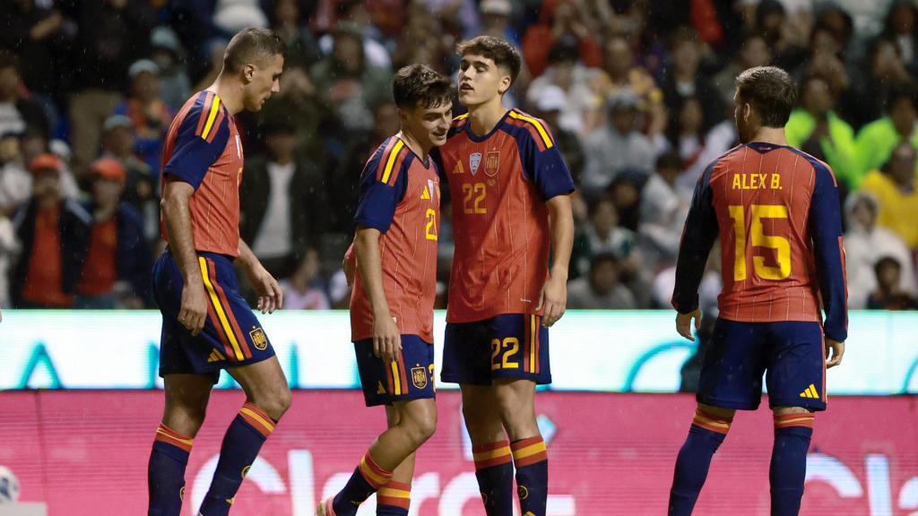 La selección española celebra un gol frente a Perú, antes del Mundial