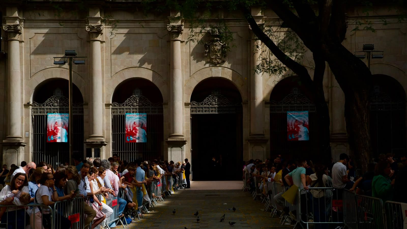 La entrada de la parroquia de Sant Agustí del Raval, en Barcelona, antes de que llegara el papa León XIV