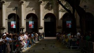 La entrada de la parroquia de Sant Agustí del Raval, en Barcelona, antes de que llegara el papa León XIV