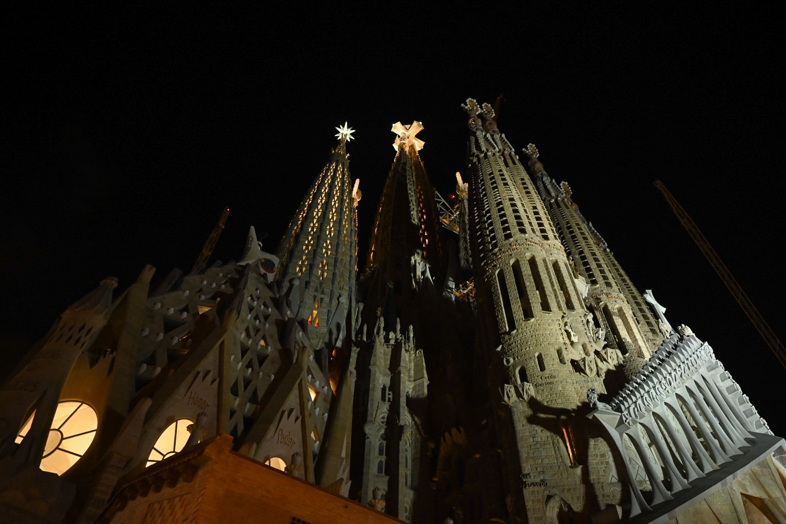 Sagrada Família il·luminada