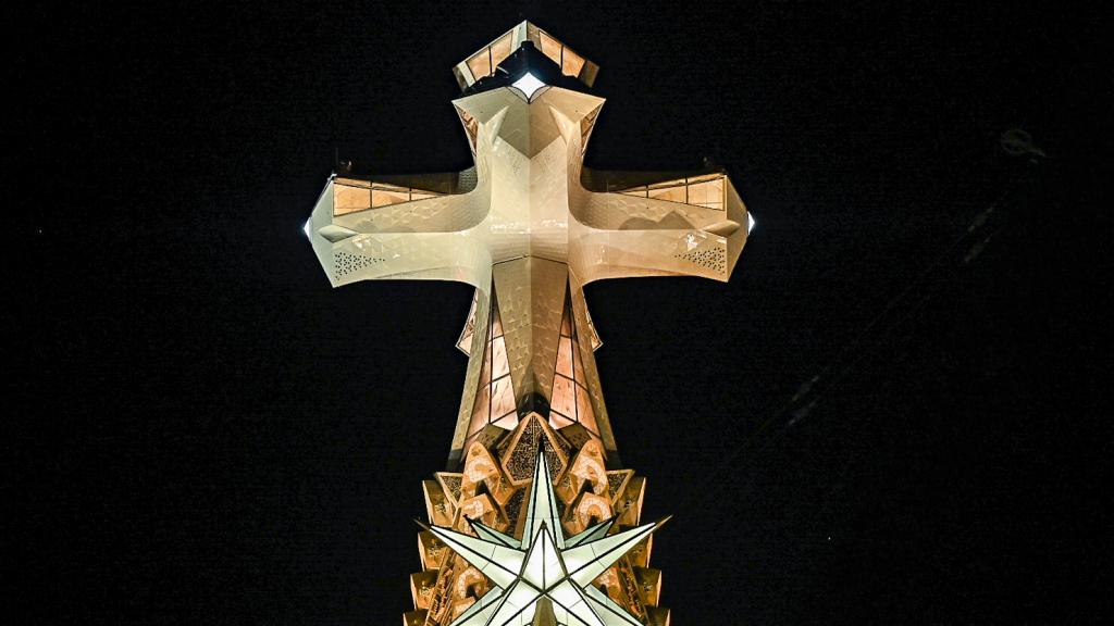 Torre de Jesús iluminada