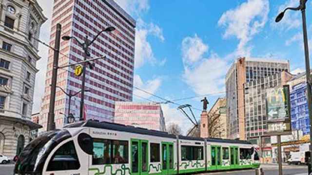 En la Torre Bizkaia hay empresas del 64bis  / Bilbao Turismo