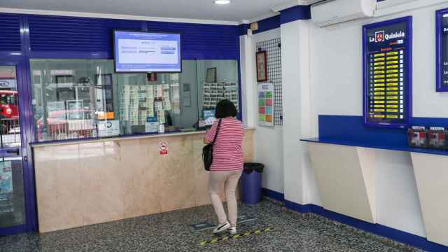 Interior de una administracion de lotera. / EP