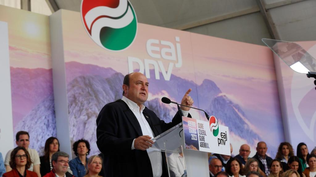 Ortuzar se dirige a la militancia del PNV en el Aberri Eguna. / EBB