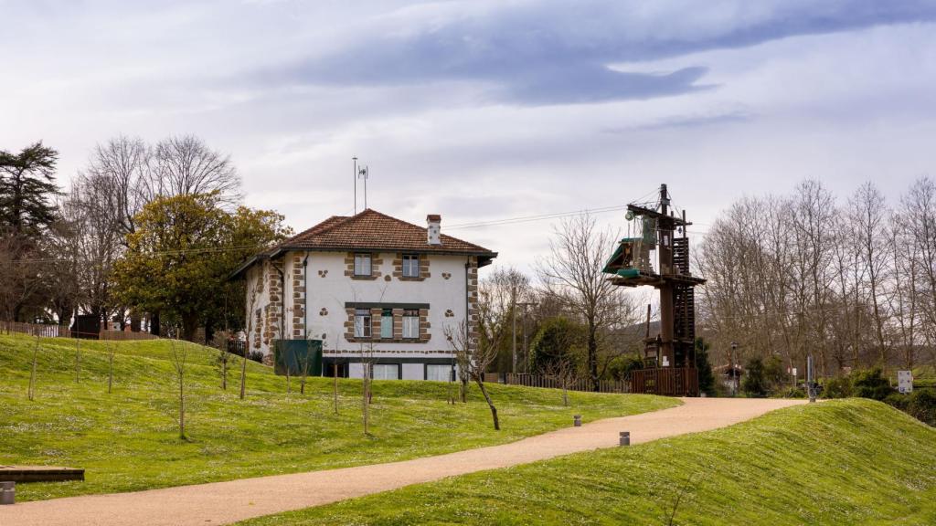 Centro Klima Abentura de BBK en Urdaibai / BBK