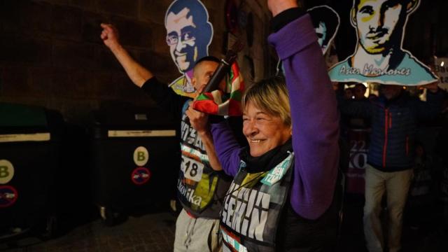 La Korrika a su paso por Bilbao con imgenes de presos de ETA / Sortu