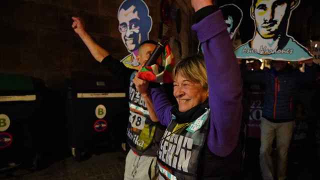La Korrika a su paso por Bilbao con imágenes de presos de ETA / Sortu