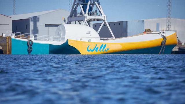 El barco 'Penguin 2', de Wello, antes de ser abandonado en el Puerto de Bilbao. / Wello