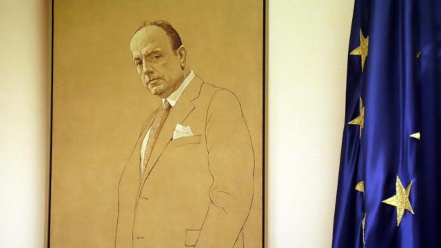 Retrato de Manuel Fraga en las cortes. / Bildu